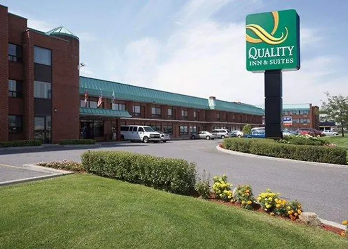 Quality Inn & Suites Pe Trudeau AirportAirport Hotel
