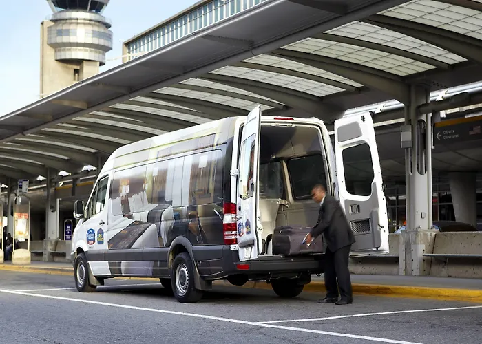 Fairfield by Marriott Montreal Airport